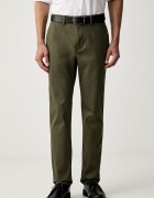 Calvin Klein pantaloni slim fit pentru bărbați din bumbac cu elastan
