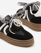 888 Sneakers Negri Iconici cu șireturi decorative și perle Amiselle