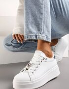  Adidași Alb-Argintiu pe Talpă Groasă Joase cu Pandantive Metalice Decorate cu Zirconii Nasulla