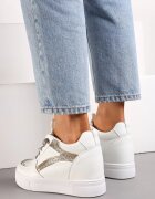  Adidași Alb-Aurii pe Pană Ascunsă Decorați cu Zirconii Maatisa