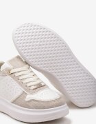  Adidași Alb-Bej pe Platformă cu Inserții Materiale și Zirconii La Șireturi Nylith