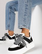 Adidași Alb-Negru pe Talpă Groasă cu Cusături și Șireturi Decorate Nalveri