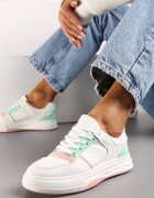  Adidași Alb-Roz Decorate cu Aplicații Colorate Utaria