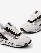  Adidași Albi pe Platformă cu Inserții Metalice Stovia