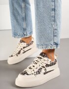  Adidași bej cu imprimeu leopard Calidi