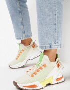  Adidași Bej cu partea superioară tip șosetă și talpă groasă ușoară