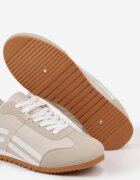  Adidași bej în stilul tenișilor iconici cu cusături decorative Vellexia