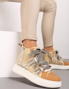  Adidași Bej închis cu platformă în stil streetwear cu inserții contrastante Kaithana