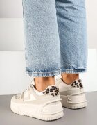  Adidași bej pe talpă groasă cu perforații și embosare geometrică Deolisa