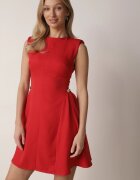 allyson Rochie Roșie Elegantă Fără Mâneci Decorată cu Broșe în Talie Rhaegina