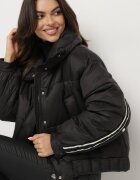 ann gissy Geacă Neagră Matlasată Croi Oversize Cu Elastic și Buzunare Zinnova