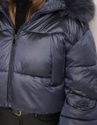 ann gissy Jachetă scurtă granat matlasată cu glugă și blană detașabilă Vamizelle