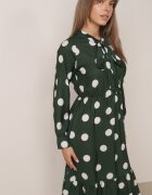 ann gissy Rochie Cloș Midi Verde închis cu legătură la decolteu cu buline Velvina