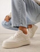 ballada Adidași Bej pe platformă cu talpă profilată și perforații Artie