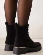 basida Botine cu talpă groasă în stil worker cu ornament metalic Camalia Negre