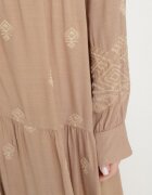 belcci Rochie Bej Evazată cu Corsaj Tip Cămașă cu Model Etnic Ronitta