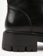bestelle Ghete clasice de muncitor pe talpă cu profil decorate cu aplicație metalică Seaneka Negre