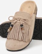 bestelle Papuci Mule Bej Închis din Imitație de Piele Întoarsă Decorate cu Mărgele și Franjuri Elwedena