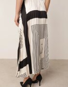bisou's project Fustă Neagră cu Pliuri Delicate cu Elastic în Talie și Model Geometric Iolantha