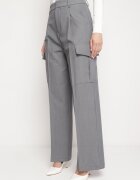 bisou's project Pantaloni eleganți gri închis cu buzunare cargo largi și talie înaltă Akeldia