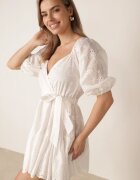 bisou's project Rochie Albă Daphlenia
