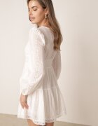 bisou's project Rochie Albă Merirah