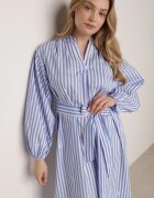 bisou's project Rochie Albastră Tip Cutie din Bumbac Decorată cu Broderie și Curea de Legat Nahssa