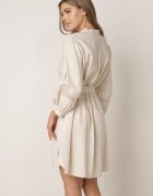 bisou's project Rochie bej tip cămașă încheiată cu nasturi cu curea în talie și mânecă decorativă Rigaudona