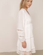 bisou's project Rochie Mini Albă cu Decupaje Ajurate și Bandă Elastică în Talie Raliasa