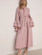 bisou's project Rochie tip cămașă rozalie de viscoză cu volane la mâneci și curea Dinirae