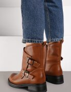  Botine Maro cu Carâmb Asimetric Decorat cu Catarame Inaritha