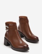  Botine maro cu toc bloc scurt și platformă cu curea și cataramă decorativă Rodela