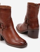  Botine Maro cu Toc Stil Biker Decorate cu Curele și Catarame Verielea