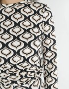 by swan Bluză mulată Alb-Negru cu model retro cu încrețituri Shili