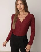 by swan Body din dantelă cu volan la decolteu Alvinia Bordo