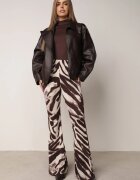 by swan Pantaloni Clopot cu viscoză cu imprimeu animal Drilvina Maro