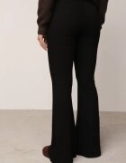 by swan Pantaloni tricot din bumbac cloș cu cusătură modelatoare Velvira Negri