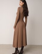 by swan Rochie Maro cu Guler tip Golf Cambrată cu Șliț pe Lateral Sailea