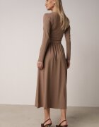 by swan Rochie Maro Încrețită Cambrată cu Vâscoză cu Decolteu în V și Mânecă Lungă Emirie