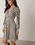 by swan Rochie Mini Bej cu Decolteu tip petrecut Kiyani