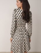 by swan Rochie Mini Bej cu Decolteu tip petrecut Kiyani