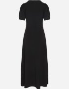 by swan Rochie Neagră Evazată cu Decolteu Triunghiular Efralinae