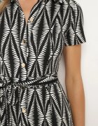 by swan Rochie tip cămașă Neagră cu model geometric Închisă cu nasturi cu cordon textil Thilea