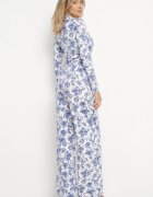 by swan Salopetă Alb-Albastru cu Picioare Lungi și Decolteu Plic cu Imprimeu Floral Alanessa