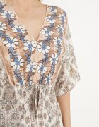 cflo Rochie bej-închisă din Vâscoză cu model ornamental cu bandă elastică lată în talie Tanissla