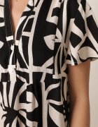 cflo Rochie boxy din viscoză cu model geometric Perante Neagră