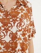 cflo Rochie cu croi drept stil cămașă maro din viscoză cu imprimeu ornamental Vanisse