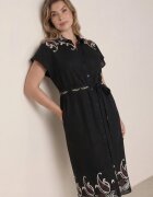 christy Rochie cămașă evazată din vâscoză cu broderie și curea tip cravată Adellis Neagră