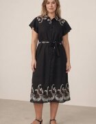 christy Rochie cămașă evazată din vâscoză cu broderie și curea tip cravată Adellis Neagră