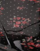  Cizme de cauciuc cu puncte și flori Gani Negru cu roșu